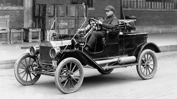 Первая модель Форд Т 1908 г.