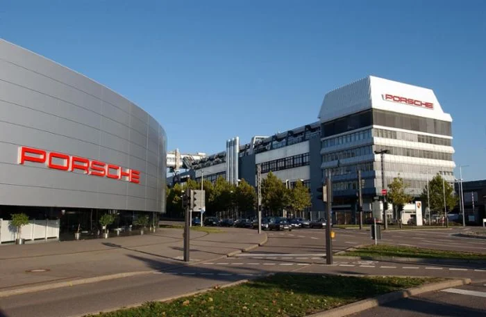 Штаб-квартира Porsche в Цуффенхаузене, недалеко от Штутгарта, Германия.